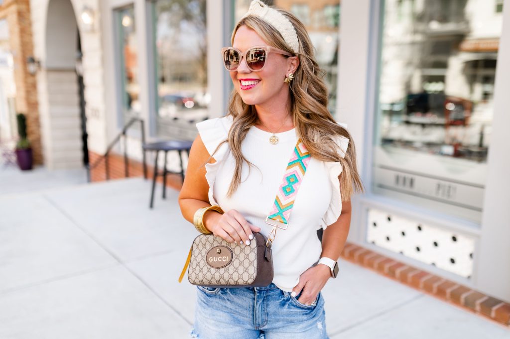 15 Ways To Wear Crossbodybags  How to style crossbody bags